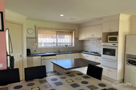 Property photo of 4 Butterwick Terrace Cranbourne East VIC 3977