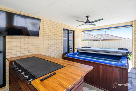 Property photo of 17 Cockatoo Way Dawesville WA 6211