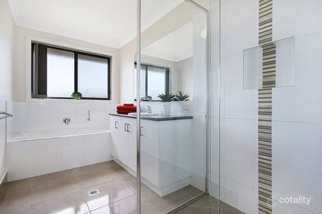 Property photo of 220 Rivergum Drive East Albury NSW 2640
