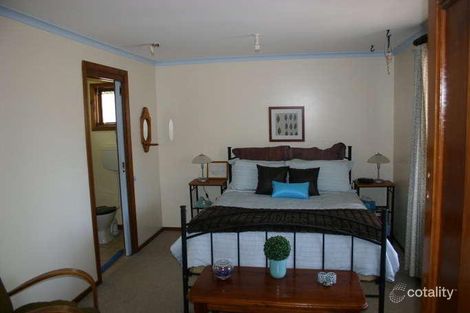 Property photo of 164 Princes Way Drouin VIC 3818