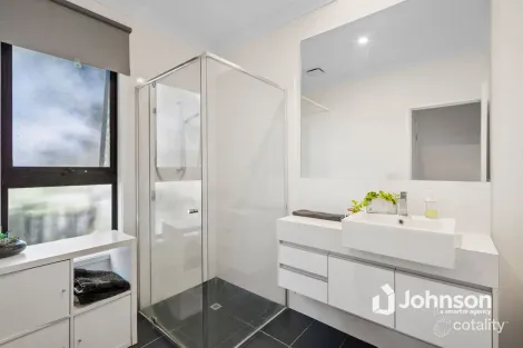Property photo of 45 Crest Ridge Parade Brookwater QLD 4300