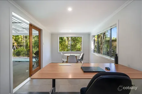 Property photo of 8 Woodlands Court Mooloolah Valley QLD 4553