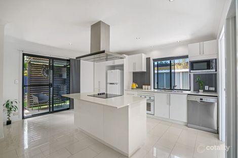 Property photo of 124 Savoy Drive Broadbeach Waters QLD 4218