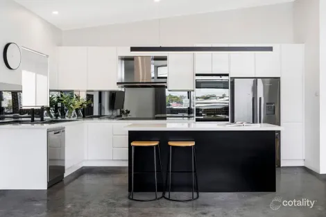 Property photo of 10 Shellharbour Road Primbee NSW 2502