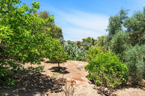 Property photo of 20 Nelson Crescent Lesmurdie WA 6076