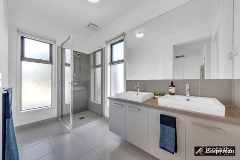 Property photo of 87 Serenity Way Craigieburn VIC 3064