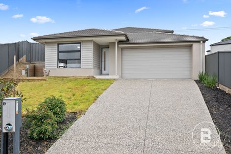 Property photo of 9 Cowley Court Canadian VIC 3350