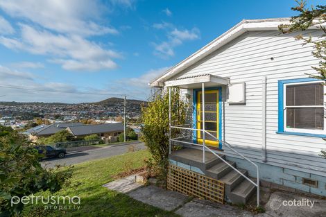 Property photo of 22 Oliver Avenue Lindisfarne TAS 7015