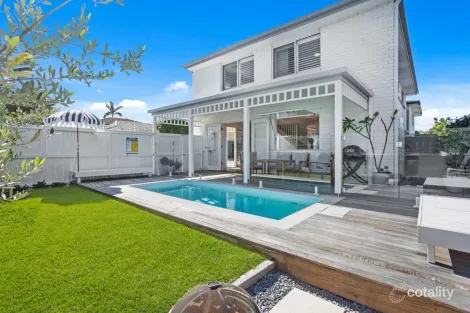 1/25 Doggett Dr, Miami, QLD 4220