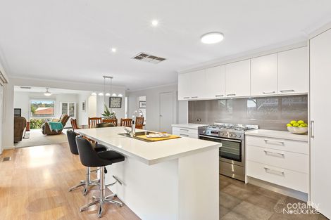 Property photo of 2 St Ives Court Croydon Hills VIC 3136