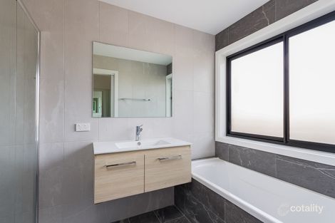 Property photo of 1 Stan Davey Rise Coombs ACT 2611