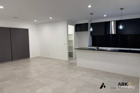 Property photo of 11 Downley Loop Strathtulloh VIC 3338