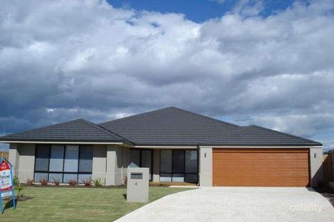 Property photo of 4 Adriana Way Halls Head WA 6210