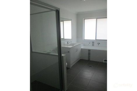 8 Oakwood St, Pimpama, QLD 4209