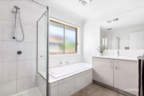 Property photo of 66 Sovereign Drive Mount Duneed VIC 3217