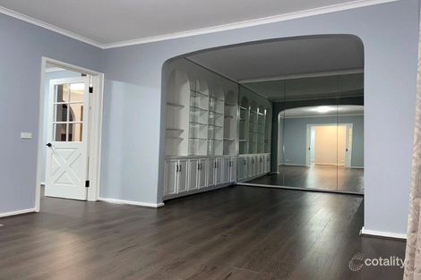 Property photo of 18 Wellesley Road Glen Waverley VIC 3150