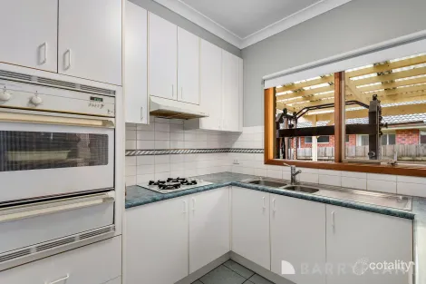 Property photo of 7 Oscar Court Berwick VIC 3806