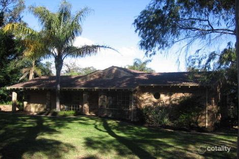 Property photo of 28 Honeysuckle Grove Carramar WA 6031