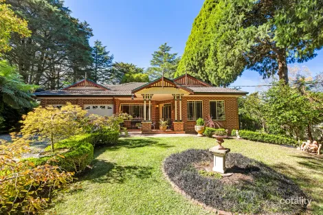 23 Nelson Ave, Wentworth Falls, NSW 2782