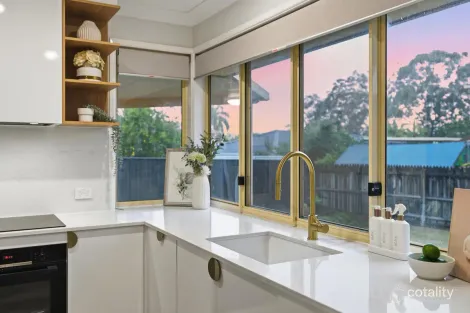 Property photo of 28 Rivergum Place Calamvale QLD 4116
