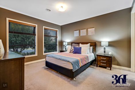 Property photo of 6 Oakview Parade Caroline Springs VIC 3023