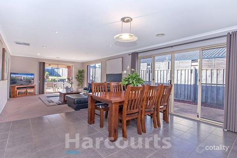 Property photo of 54 Tipperary Circuit Pakenham VIC 3810