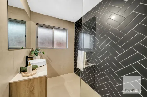 Property photo of 44 Toora Drive Westmeadows VIC 3049