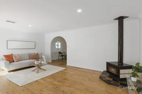 Property photo of 33 Ritchie Crescent Horsley NSW 2530