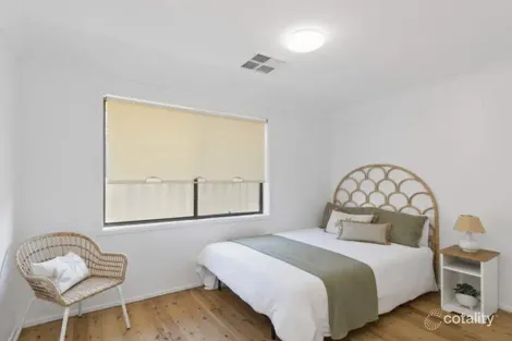 Property photo of 33 Ritchie Crescent Horsley NSW 2530