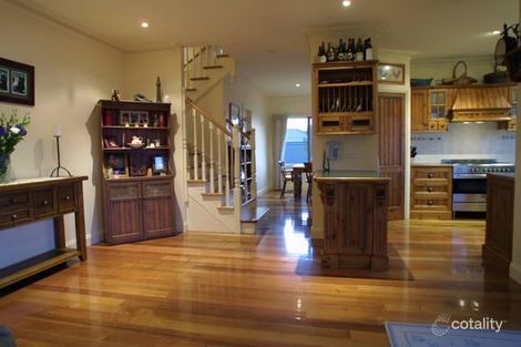 Property photo of 10 South Hidden Valley Circuit Beaconsfield VIC 3807