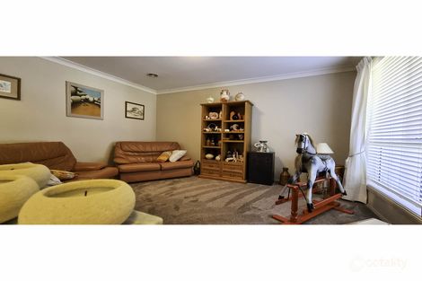 Property photo of 16 Lisbon Circuit Orange NSW 2800