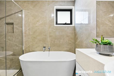 Property photo of 4 Lanoma Court Wheelers Hill VIC 3150