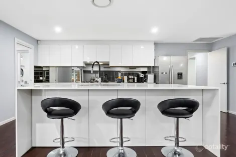 Property photo of 4 Welle Close St Clair NSW 2759