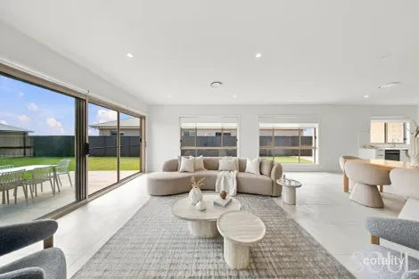 Property photo of 63 Piper Circuit Griffith NSW 2680
