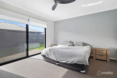 Property photo of 62 Seaside Boulevard Fern Bay NSW 2295