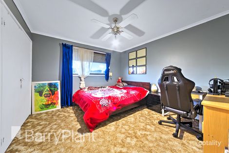 Property photo of 1 Bretton Court St Albans VIC 3021