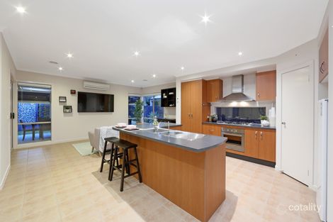 Property photo of 21 Monbulk Crescent Rowville VIC 3178