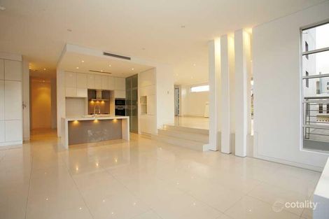 Property photo of 2 Ashburn Close Bella Vista NSW 2153