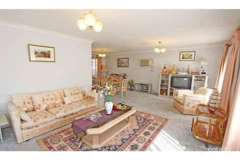 Property photo of 11 Green Close Mardi NSW 2259