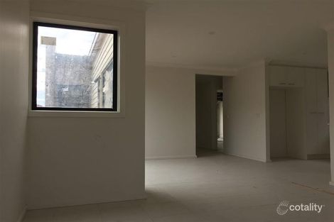 Property photo of 5 Oscar Circuit Roxburgh Park VIC 3064