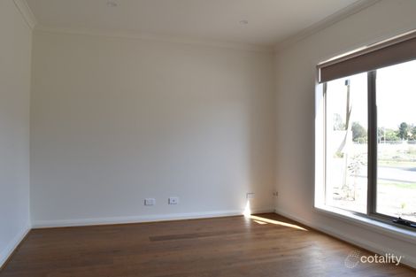Property photo of 11 Mulwala Drive Doreen VIC 3754