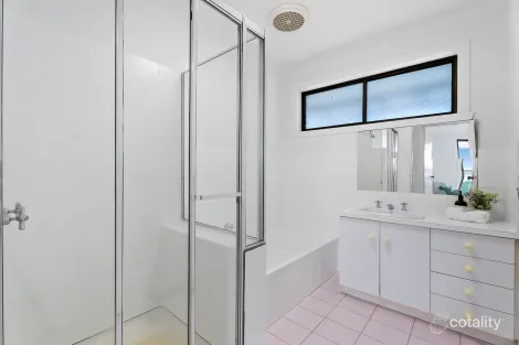 Property photo of 15A Witton Court Greenvale VIC 3059