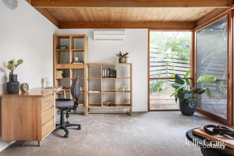 Property photo of 8 Jelbart Court Eltham VIC 3095