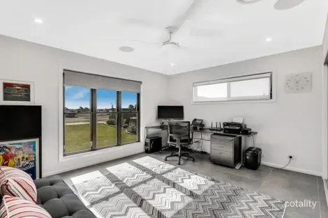 Property photo of 78 Webcke Crescent Kleinton QLD 4352