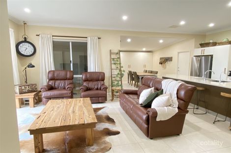 Property photo of 11 Hygeia Bend Atwell WA 6164