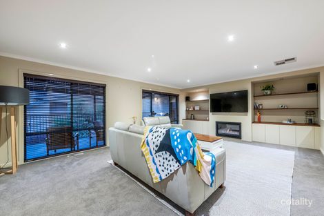 Property photo of 18 Johanna Moore Avenue Jerrabomberra NSW 2619