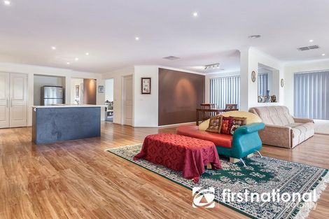 Property photo of 8 Streeton Court Pakenham VIC 3810