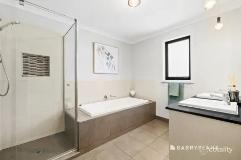 Property photo of 19 Bulimba Drive Doreen VIC 3754