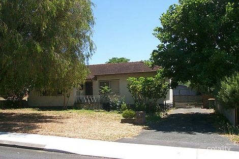 119 Williamson Ave, Cloverdale, WA 6105