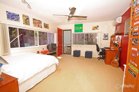 Property photo of 11 Rankin Parade Main Beach QLD 4217